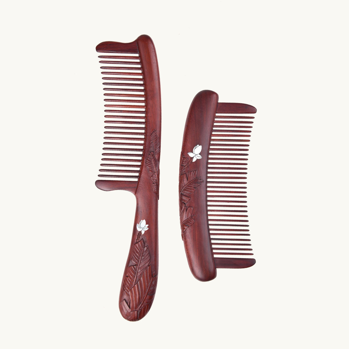 Set di pettini per capelli in legno rosso